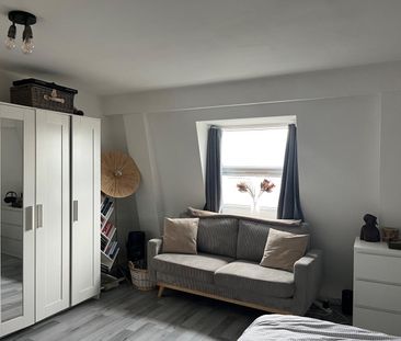 Studio Flat, Roman Road, E2 - Photo 2