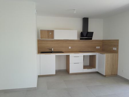 Location Appartement 3 pièces 65m² ANNECY 74370 - Photo 3
