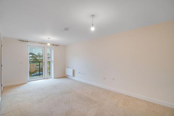 2 bedroom retirement property to rent - Photo 1