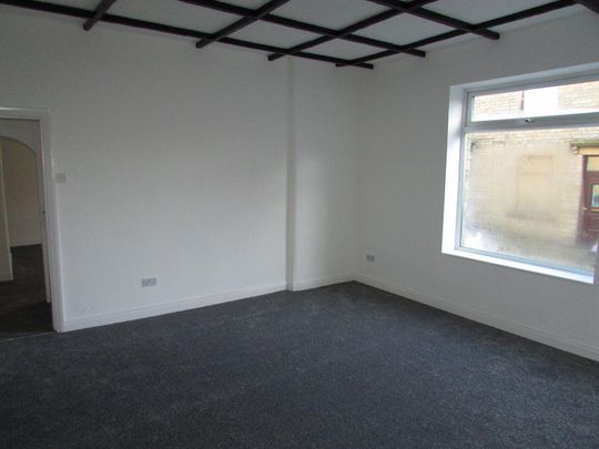 3 bedroom end of terrace house to rent - Photo 1