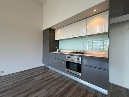 Stylish Living Sanctuary - 'Linc' - Photo 5