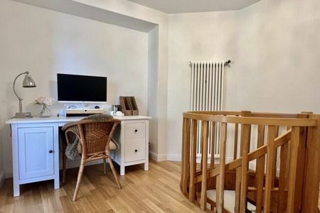 RESERVED Charming fully furnished village house with garden and lake views - Photo 4