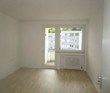 Günstige, helle 4-Zimmer-Wohnung - Foto 4