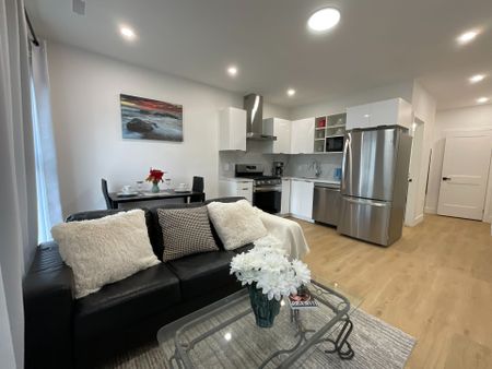 For Lease - 674 Manning Avenue Unit# Unit #3 Second floor, Toronto, Ontario - Photo 2