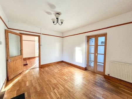 5 bedroom semi-detached house to rent - Photo 4