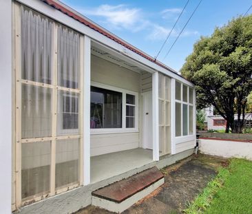 Welcome to 229 Adelaide Road, Newtown. - Photo 2