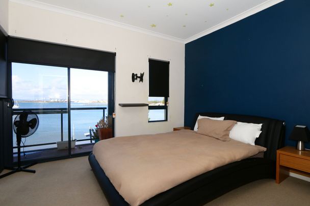 Water Front Apartment - Photo 1