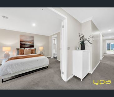 Don’t miss this stunning family rental in Lynbrook! - Photo 1