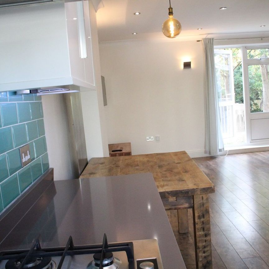 2 Bed Maisonette, Cavendish Close, NW6 - Photo 1