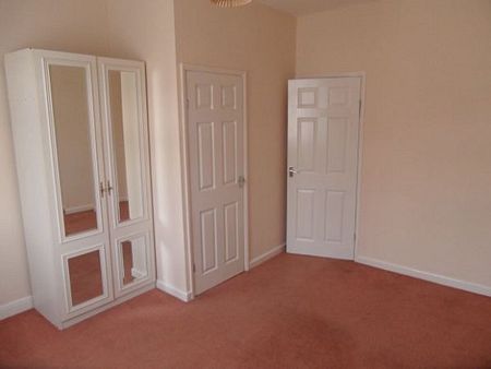 1 Bed Split Level Flat - Photo 5