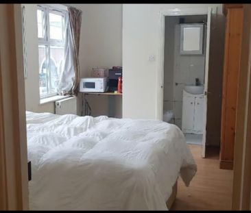 Room in a Shared Flat, Ahead Stone, HA1 - Photo 1