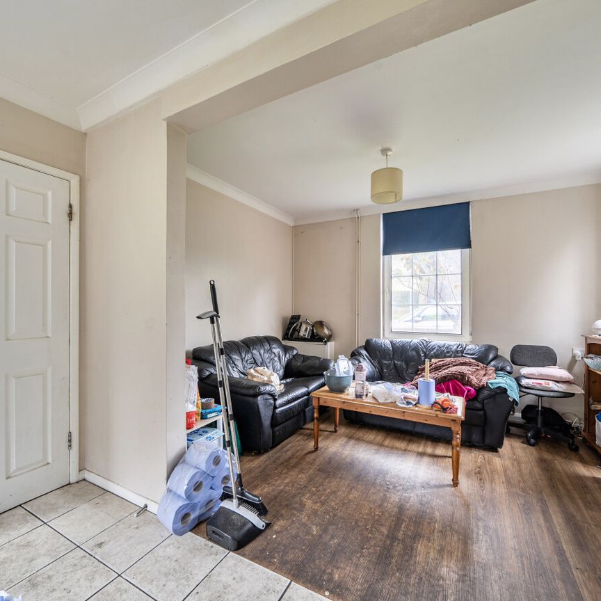 5 bedroom semi-detached house to rent - Photo 1