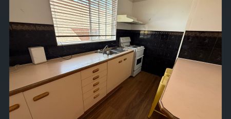 Studio 1 Bedroom For Rent - Photo 3