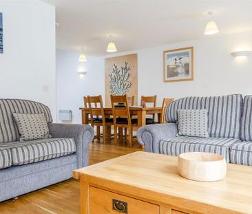 3 bedroom terraced house to rent - Photo 4