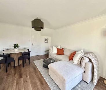 Staffordshire Croft, Warfield, Bracknell, RG42 - Photo 6