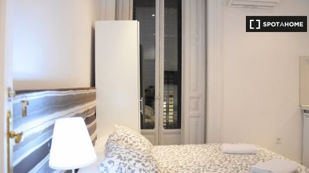 madrid, Community of Madrid 28013 - Photo 2