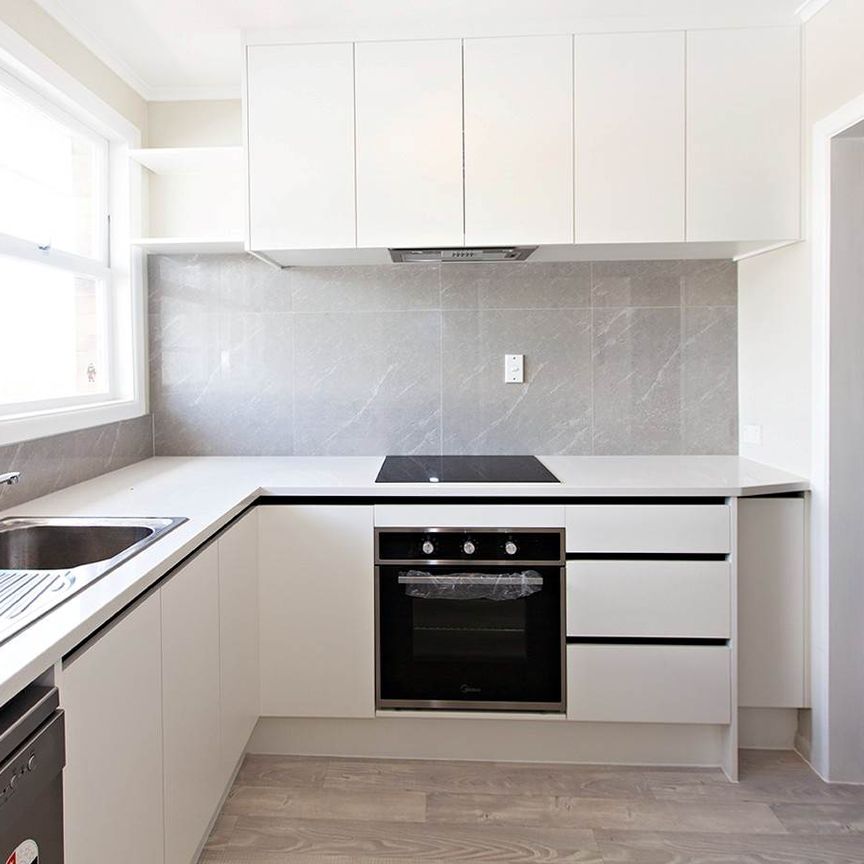 2 Bedrooms unit at Royal Oak! - Photo 1
