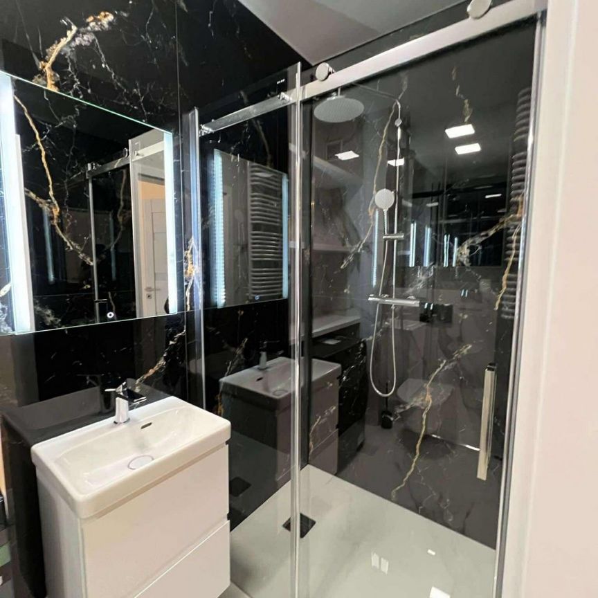 Na wynajem – 3‑pokojowe mieszkanie w Dzielnicy Waw - Photo 1