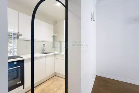 EXCLUSIVITE - LOCATION VIDE - 4 PIECES 86.28 m2 - PARIS 8ème AVENUE MONTAIGNE - Photo 2