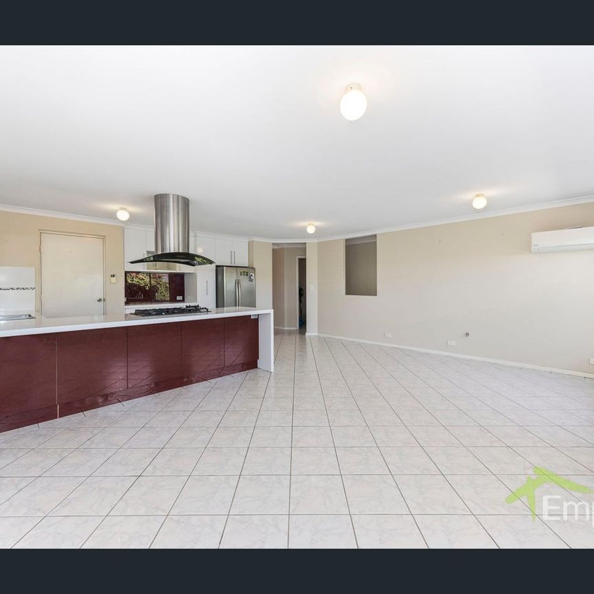 4x2 Family Home in the Heart of Melville - Photo 1
