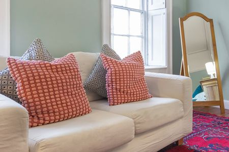 4 Bed Flat, Cornwallis Crescent, BS8 - Photo 5