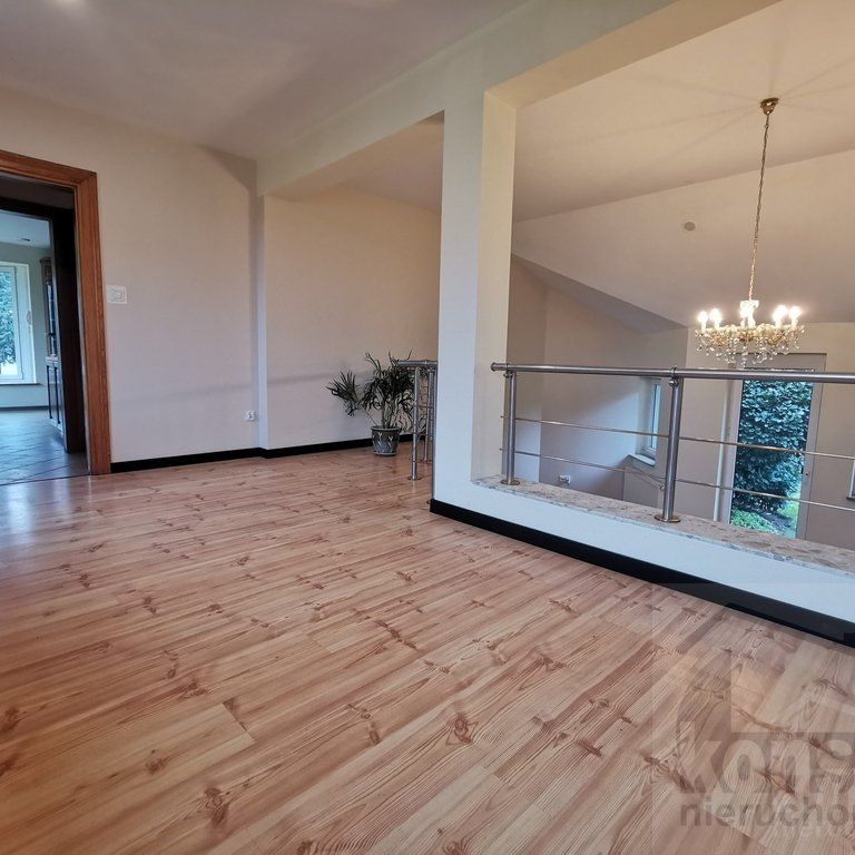 Piękny dom z ogrodem. - Фото 1