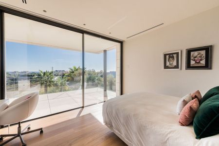 Luxury Villa for rent in The Golden Mile, Marbella, Andalusia - Photo 5