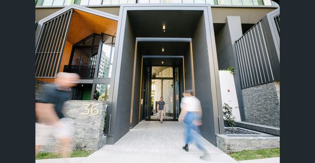 Great city views + up to 6wks RENT FREE * - book your inspection today! - Photo 1