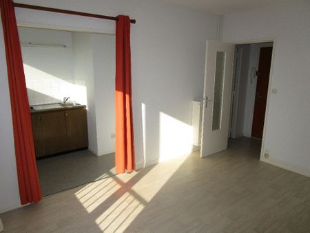Location Appartement 1 pièce 23m² RENNES 35700 - Photo 3
