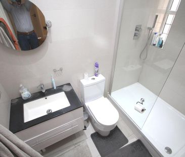 1 bedroom in a house share to rent - Photo 6