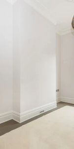 4 bedroom flat in Clevedon Road - Photo 3