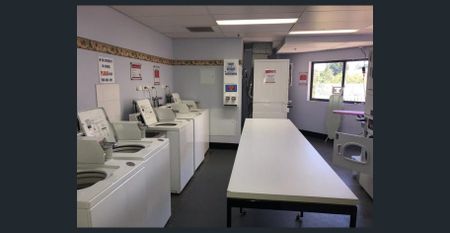 Ideal for Students or Professionals, Furnished and includes bills. - Photo 4