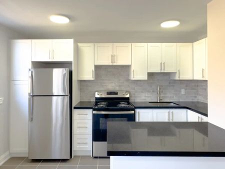 1500 Eglinton Ave W — Bachelor - Photo 5