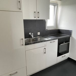 Rent a 2 ½ rooms apartment in Mendrisio - Photo 2