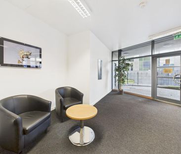 2 bedroom penthouse to rent - Photo 2