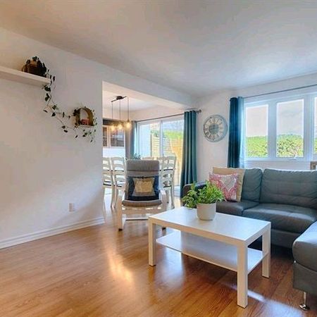 Grand condo 3 chambres 1.5 sdb à louer - Photo 3