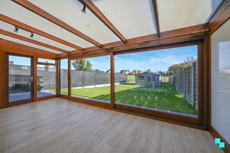 Instapklare eengezinswoning in een rustige buurt in Oostrozebeke! - Photo 2