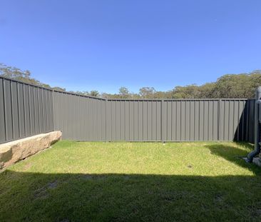 Brand New 3 Bedroom Family Home! - Photo 2