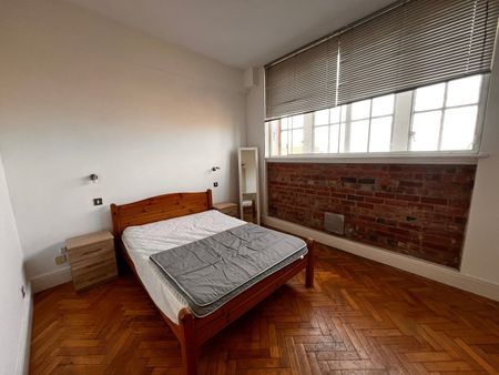 1 Bed Flat, Eastgate, LS2 - Photo 5