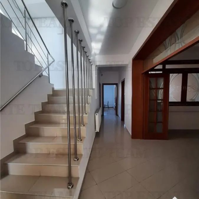 Tineretului-vila individuala aproape de metrou si parc --pozitie excelenta - Photo 1