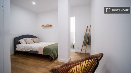 2 bedroom luxury Apartment for rent in Valencia - Photo 2