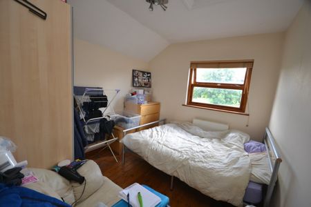 3 bed Flat for Rent - Photo 3
