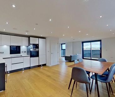 3 bedroom flat to rent - Photo 2