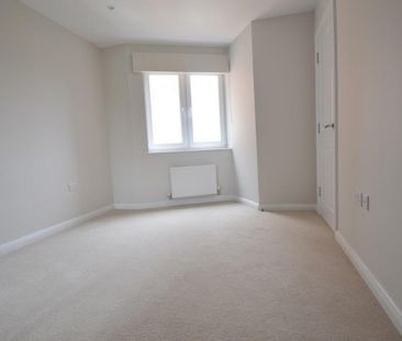 Chalvey Road East, Slough, Berkshire,SL1 - Photo 2