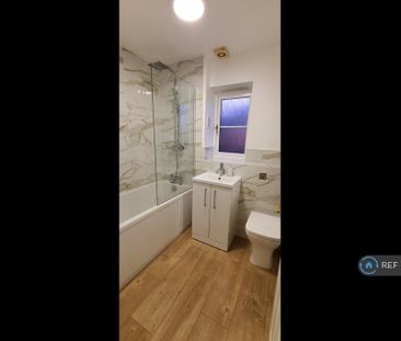 2 bedroom end of terrace house to rent - Photo 5