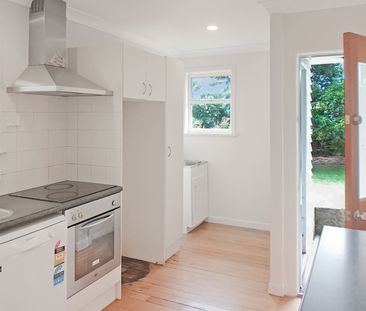 REMUERA - GREAT HOME CLOSE TO SCHOOLS - Photo 2