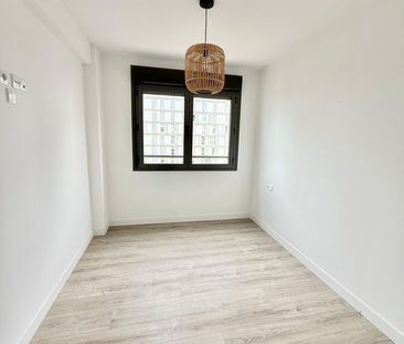 3 room luxury Flat for rent in Valencia, Spain - Photo 3