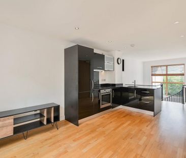 1 bedroom duplex to rent - Photo 2