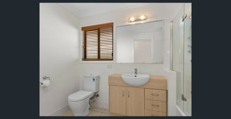 SPACIOUS 4-BEDROOM FAMILY HAVEN IN BONGAREE - Photo 4