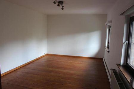 Landelijk wonen in een authentiek koetshuis met 4 slpk, 2 badk en tuin op 2.000 m² - Photo 2